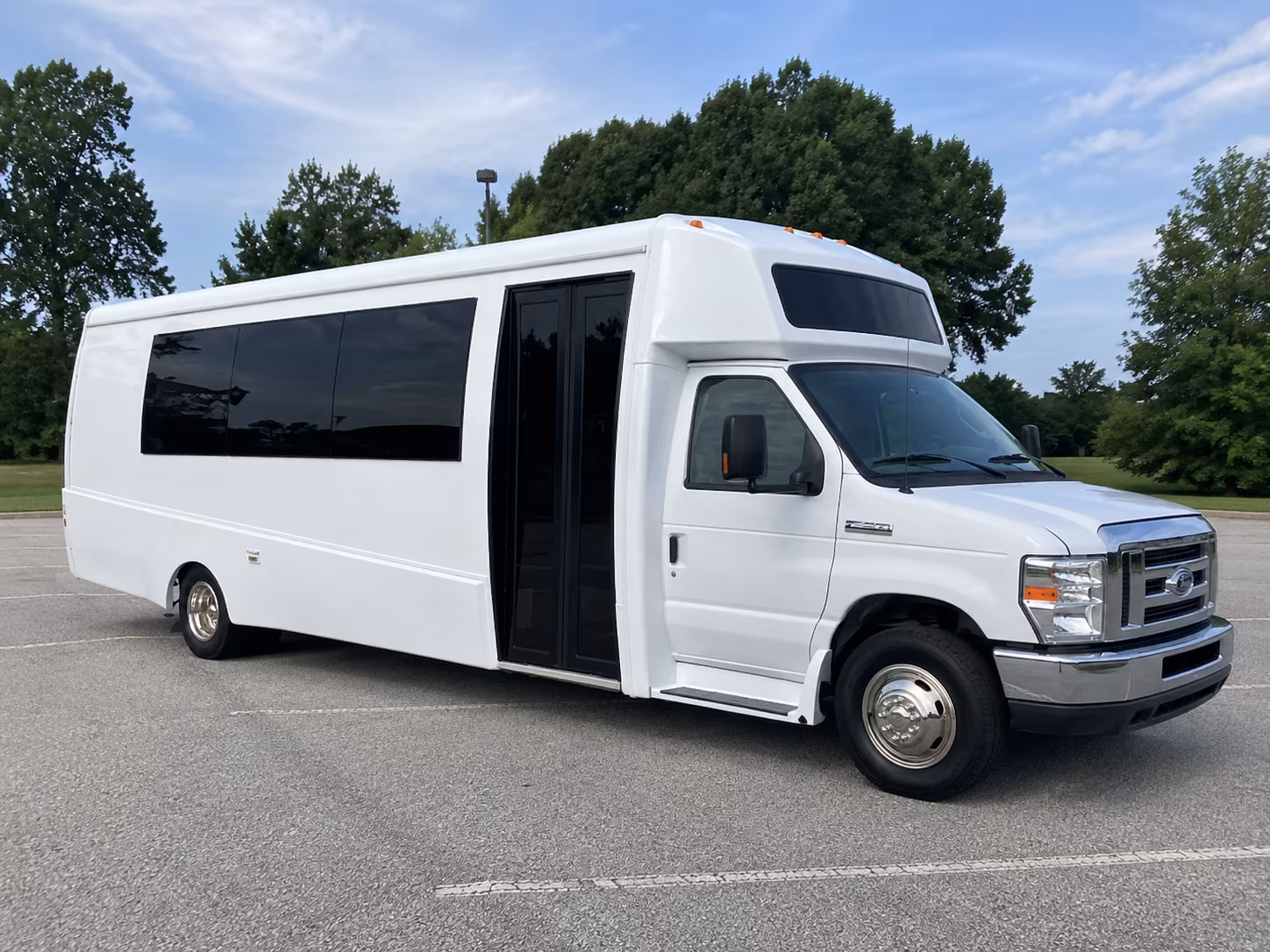 beverly 18 passenger party bus