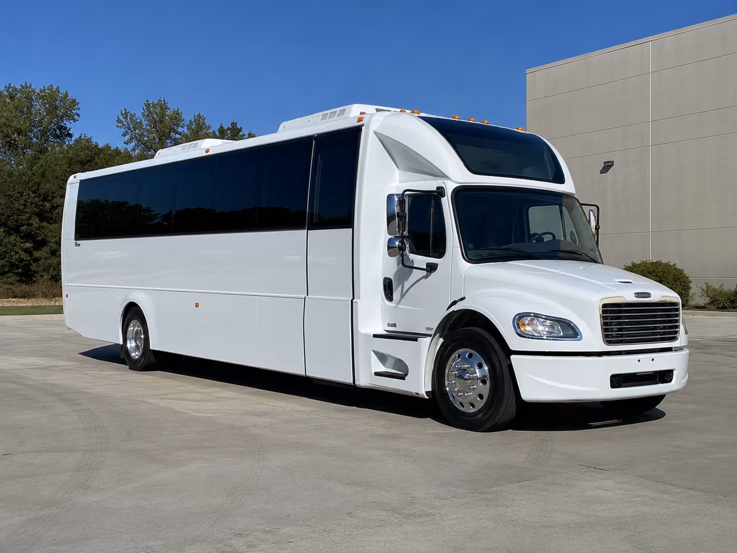 beverly 28 passenger party bus