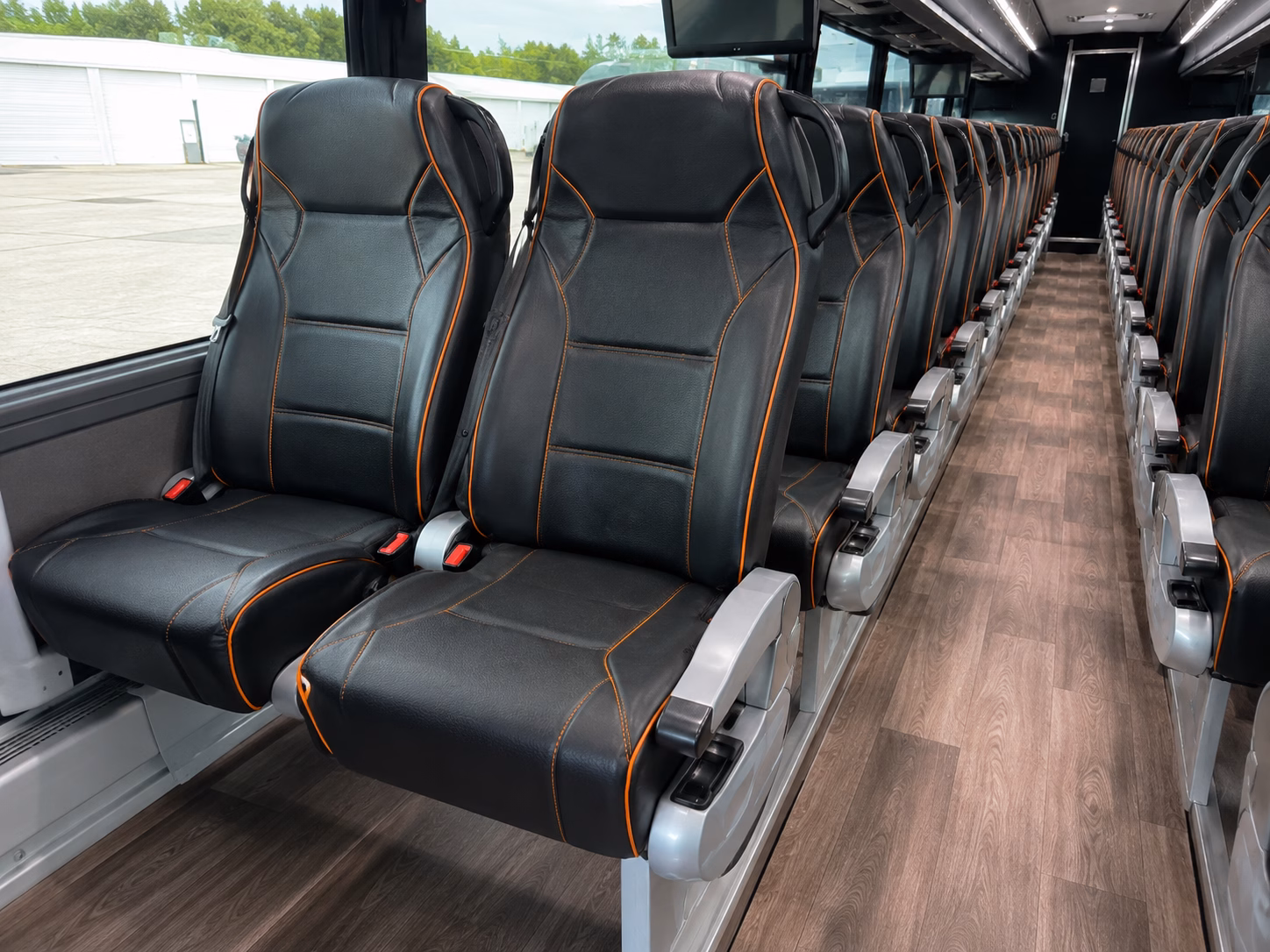 charter buses for north shore music theatre shows in beverly